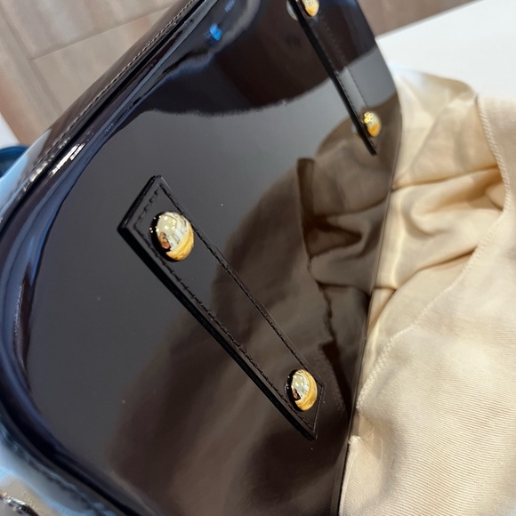 Louis Vuitton alma MM in excellent condition - color Vernis Amarante - Picture 3 of 14